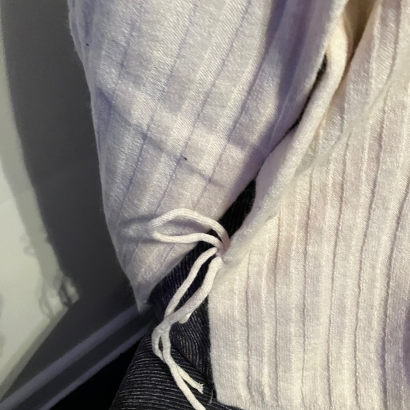 NWT Loft cream v neck sweater with ties on each side size L - Picture 3 of 5